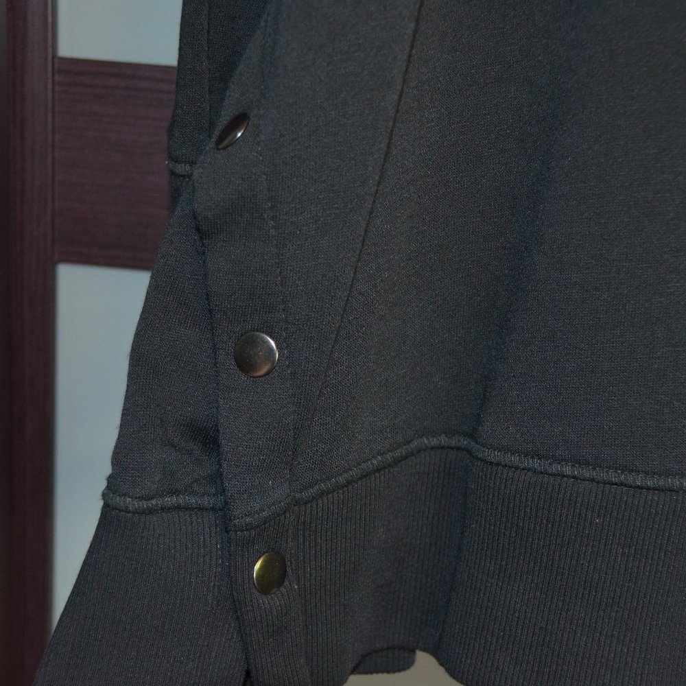 Sweater - Picture 2 of 8